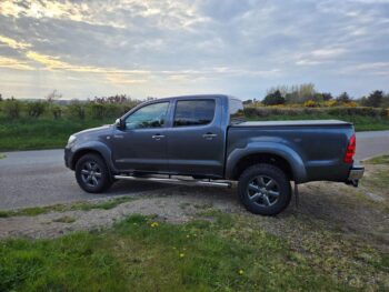 2010 Toyota Hilux 3.0 D-4D Invincible Pickup 4dr Diesel Manual 4WD (279 g/km, 171 bhp)